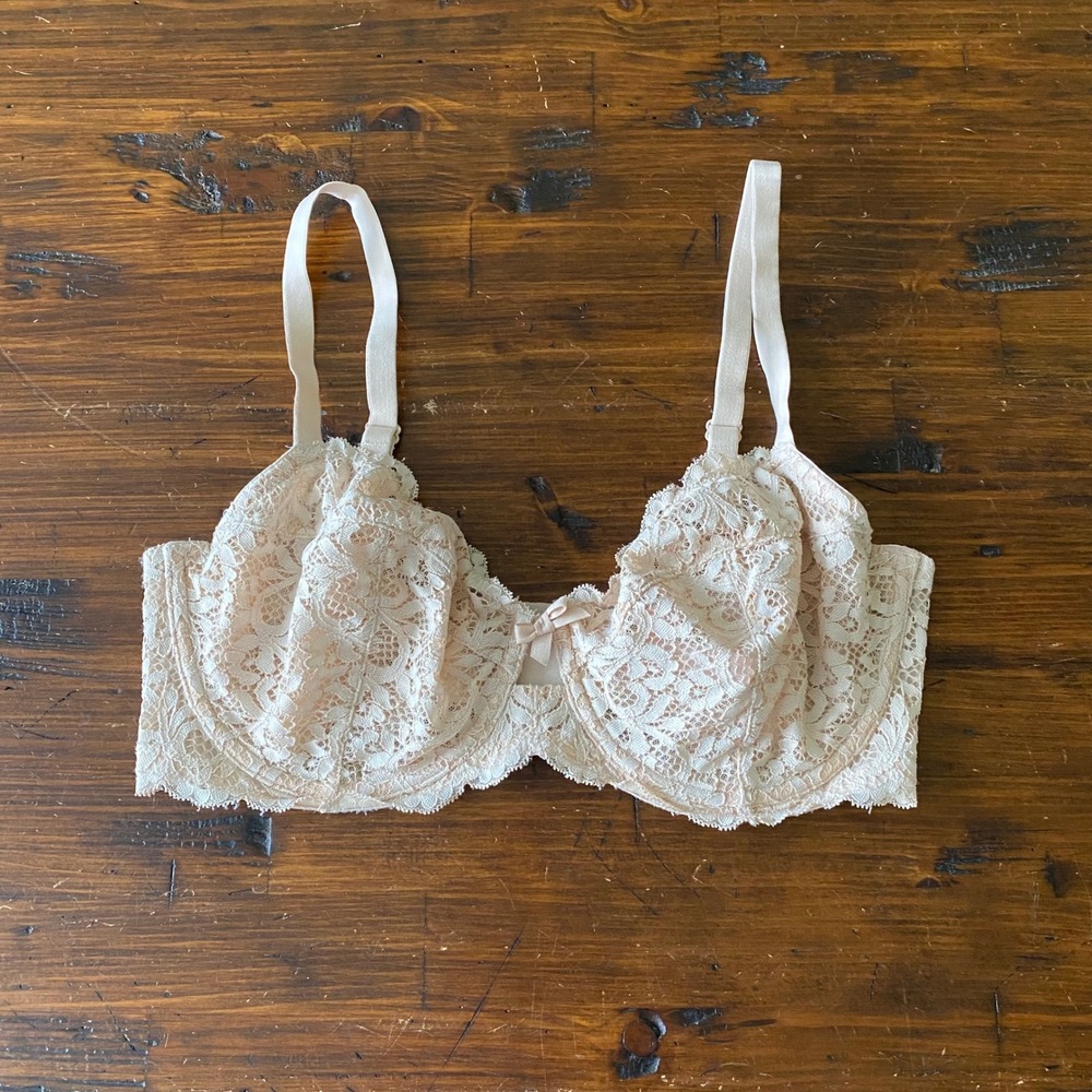 Victoria's Secret Body By Victoria Beige Lace Unlined Demi Bra 34DDD